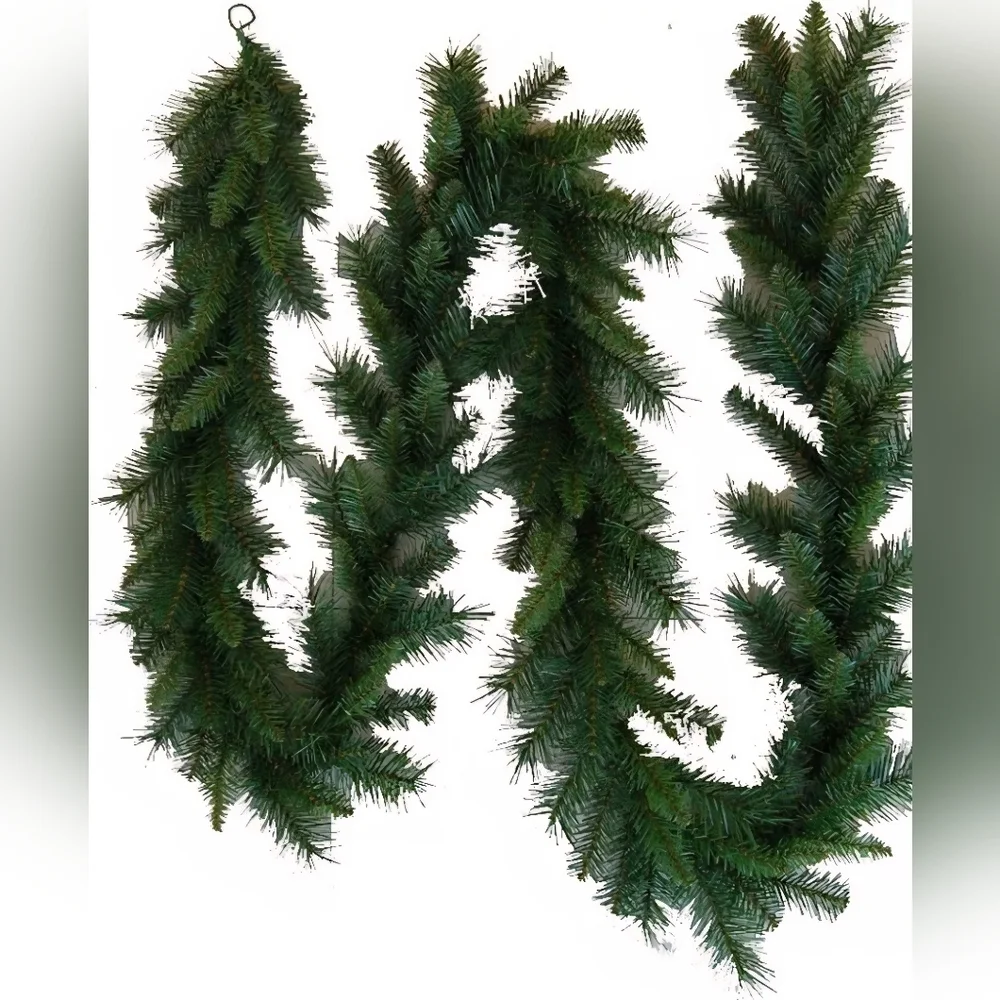 Craft Garland from Santas Workshop Holiday Winter Christmas. 9' Sections